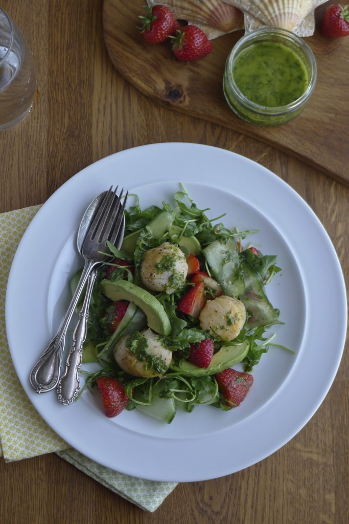 Scallop Strawberry Salad with Basil-Lime Dressing
